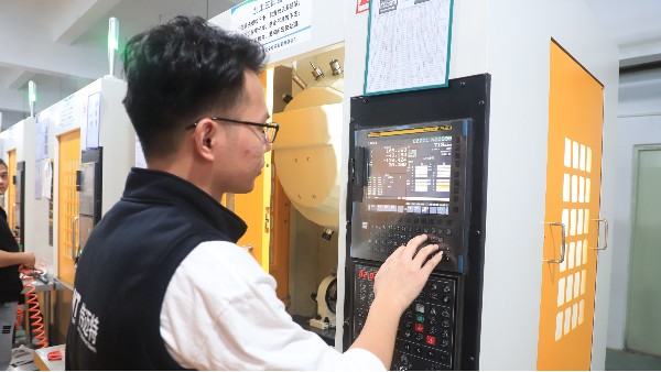鋁合金CNC加工與不銹鋼CNC加工有何區(qū)別？