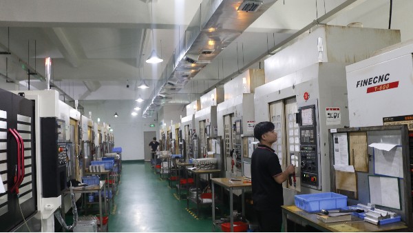 CNC加工中如何提高加工精度-深圳偉邁特